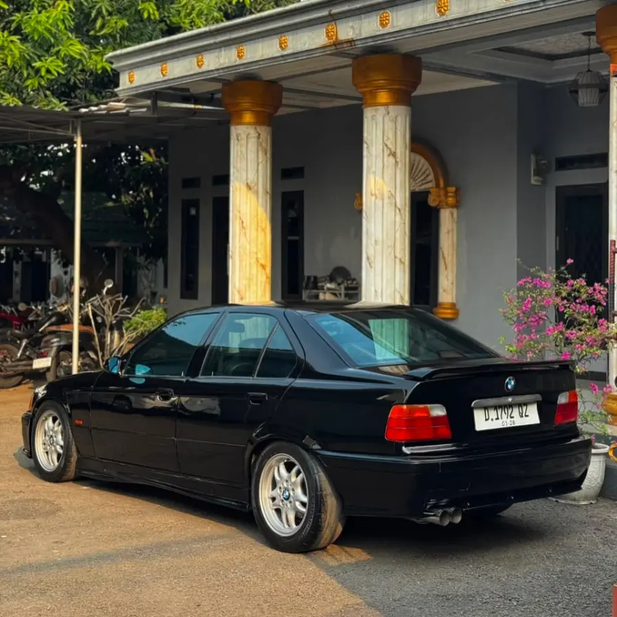 BMW E36 323i 1997
