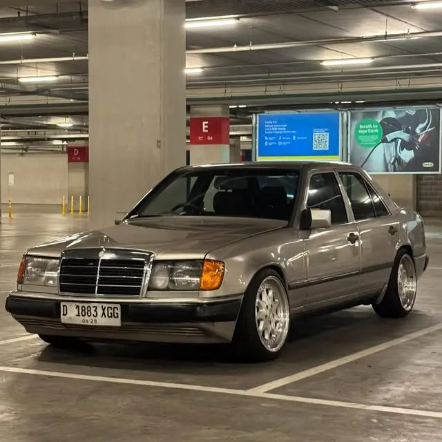 Mercedes-Benz W124 300E 1988
