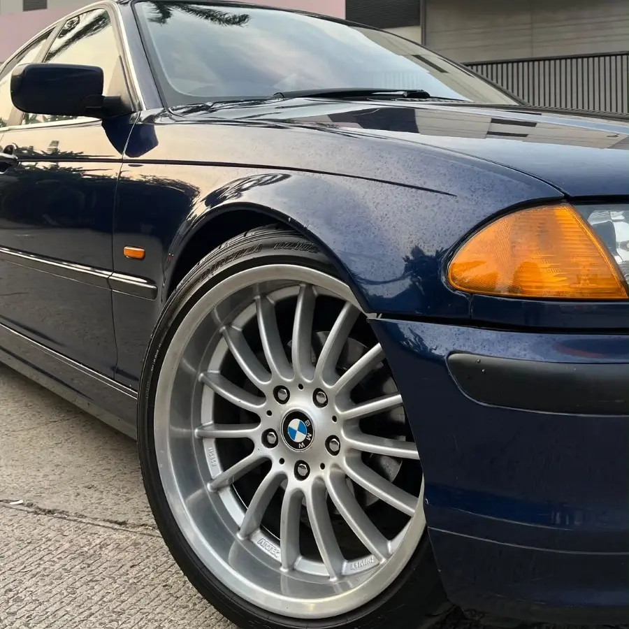 BMW E46 323i 2000