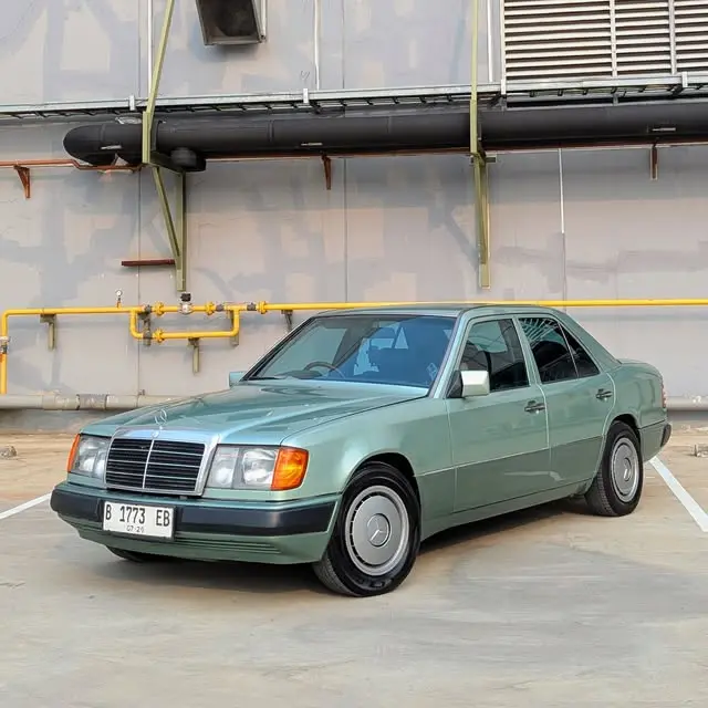 Mercedes-Benz W124 300E 1989
