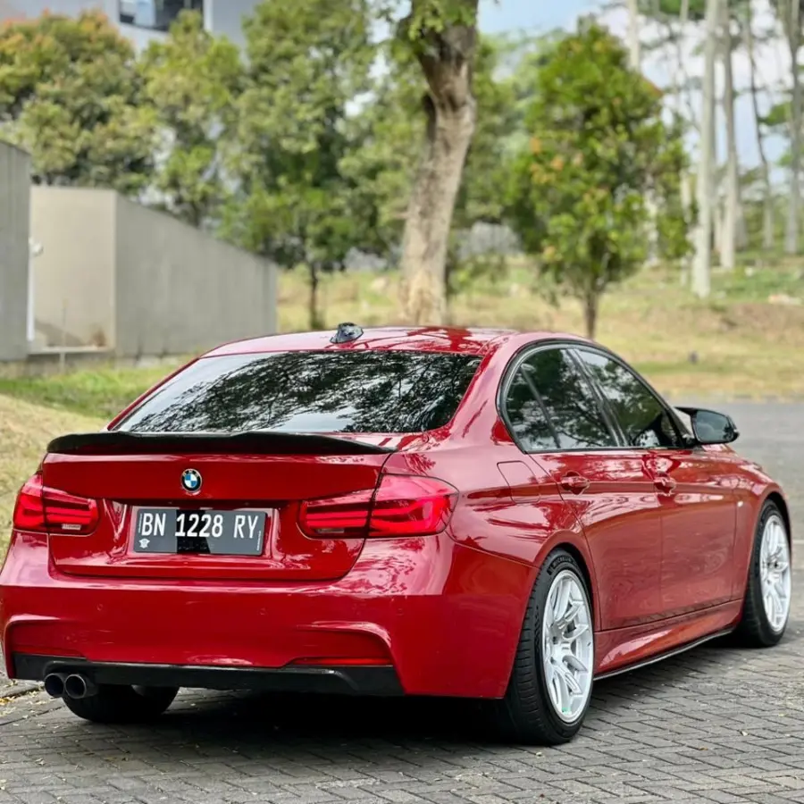 BMW F30 330i 2015
