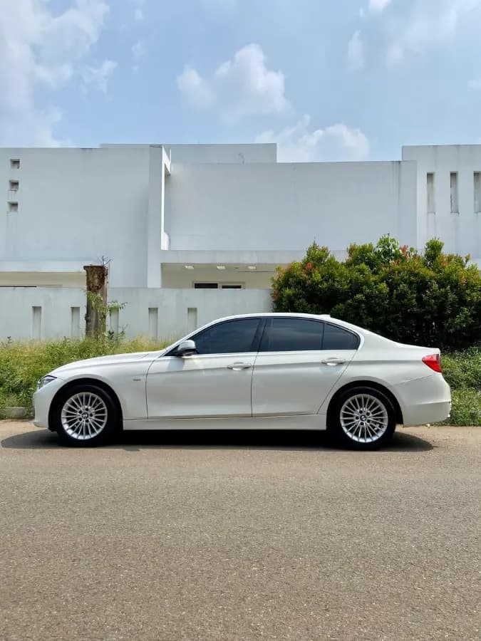 BMW F30 320i 2013