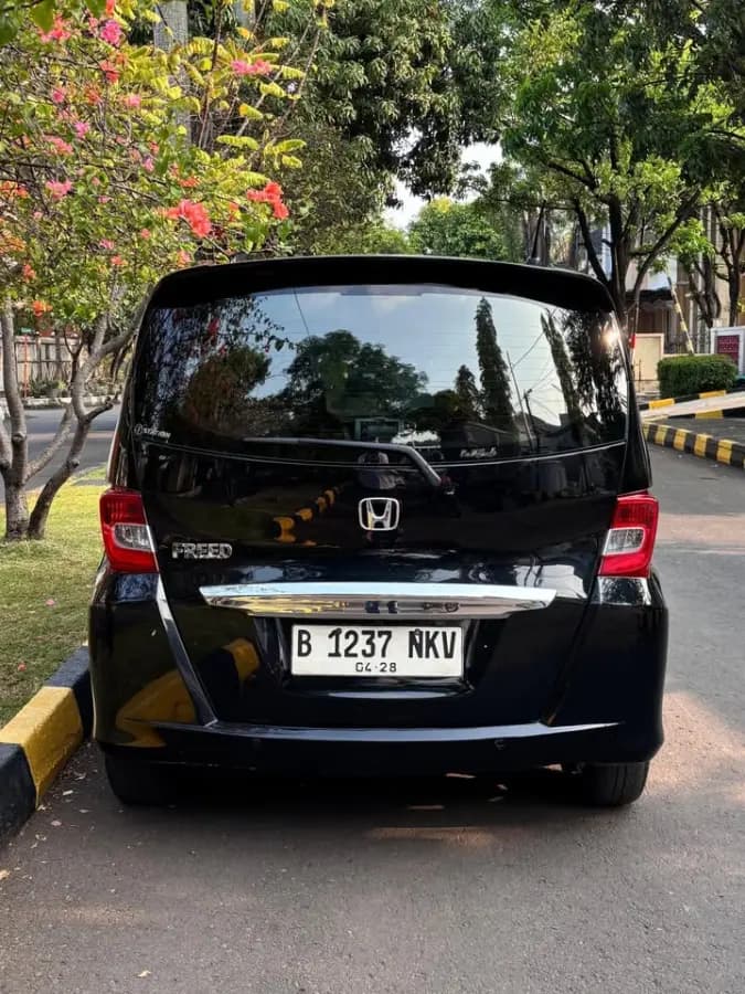 Honda Freed 1.5 E PSD 2013
