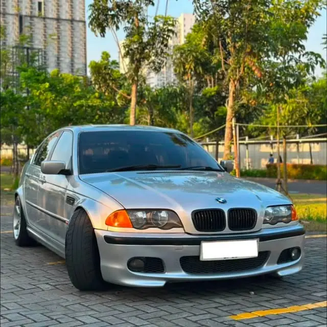 BMW E46 323i 2000