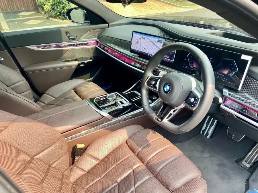 BMW G70 735i 2023