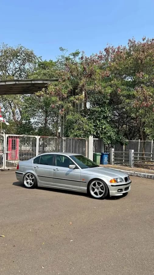 BMW E46 325i 2001
