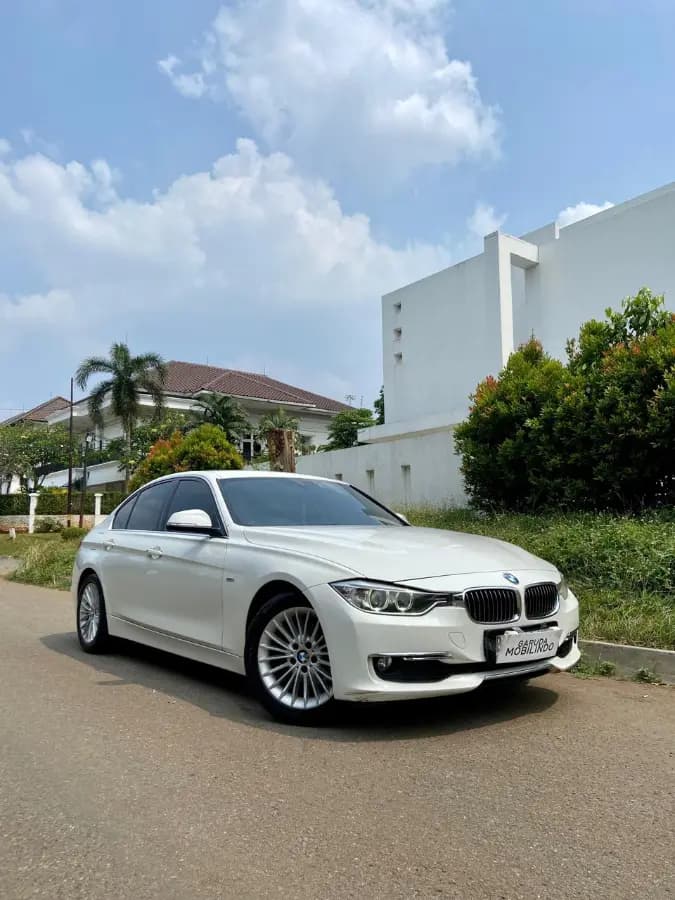 BMW F30 320i 2013
