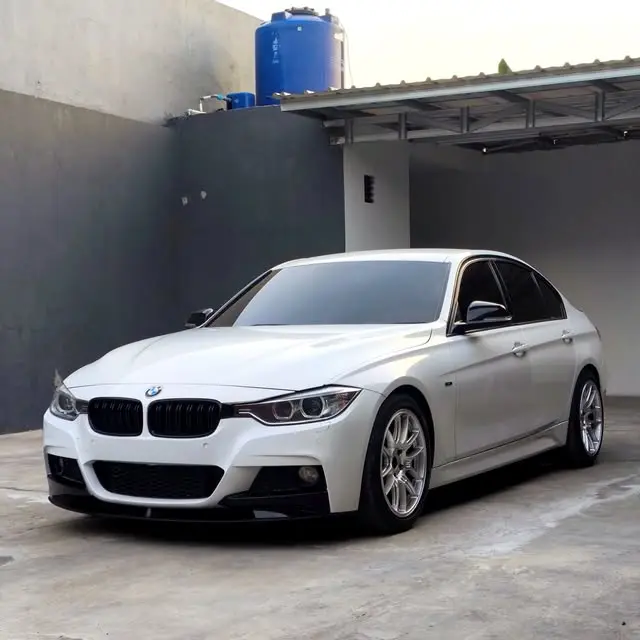 BMW F30 320i 2013
