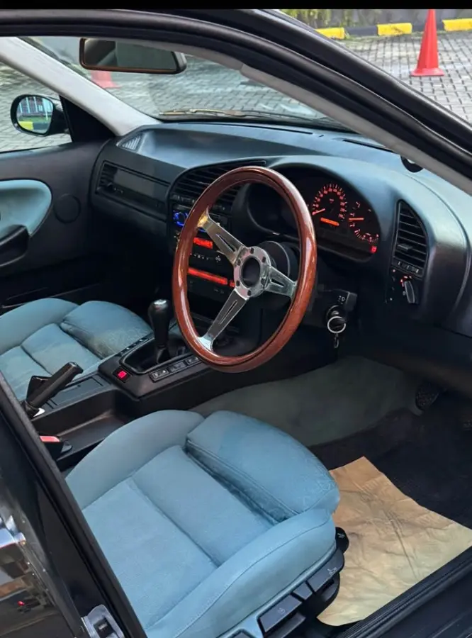 BMW E36 323i 1996