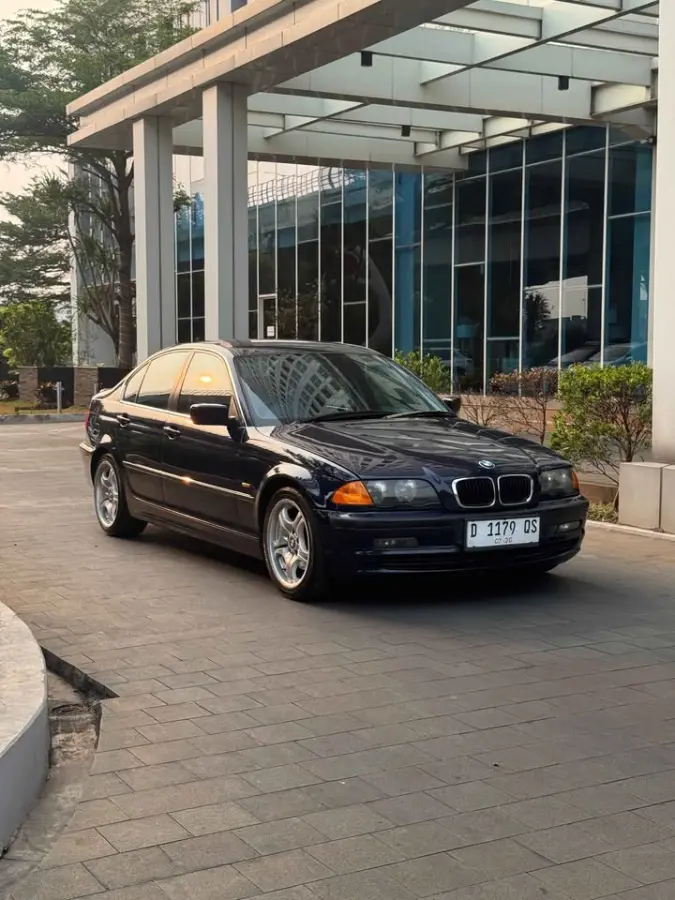 BMW E46 325i 2001