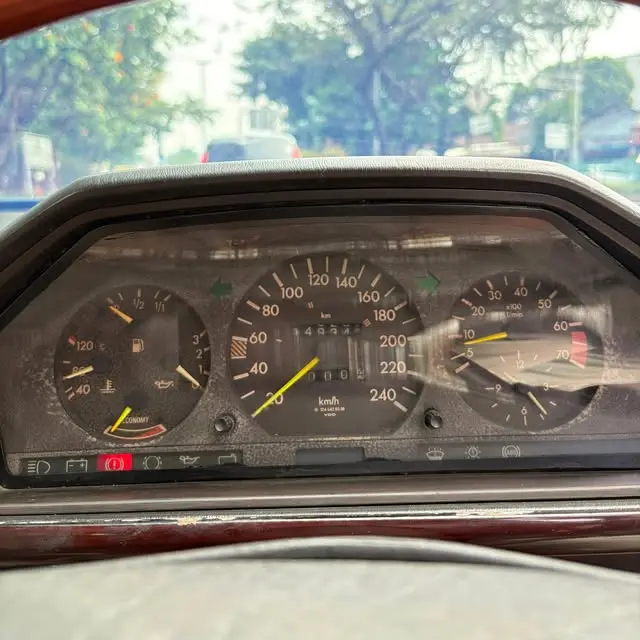 Mercedes-Benz W124 300E 1989