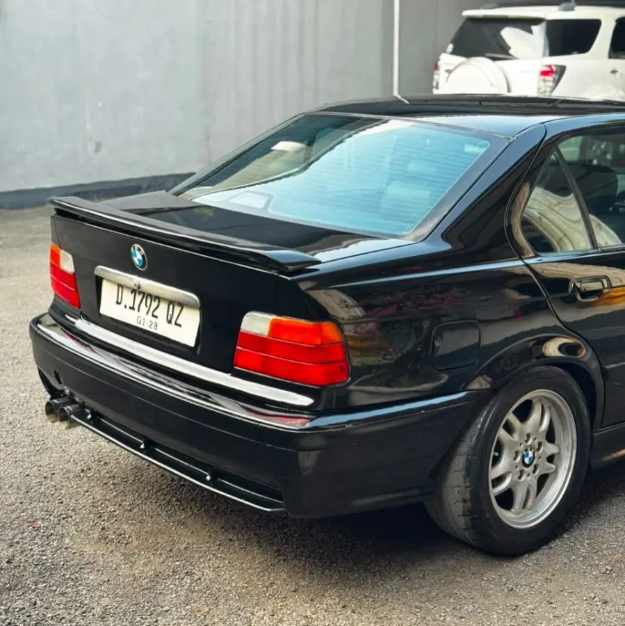 BMW E36 323i 1997