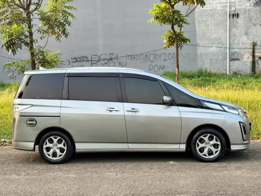 Mazda Biante Standard 2012