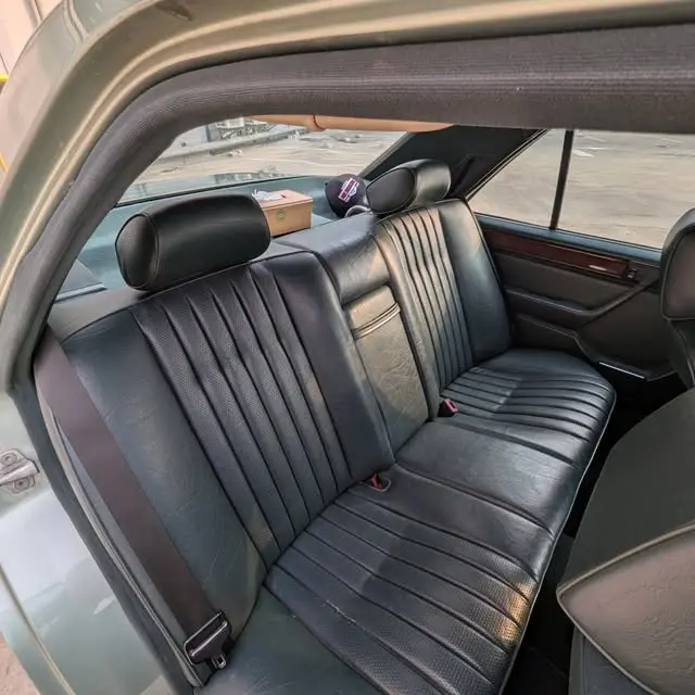 Mercedes-Benz W124 300E 1989