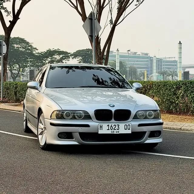 BMW E39 530i 2001