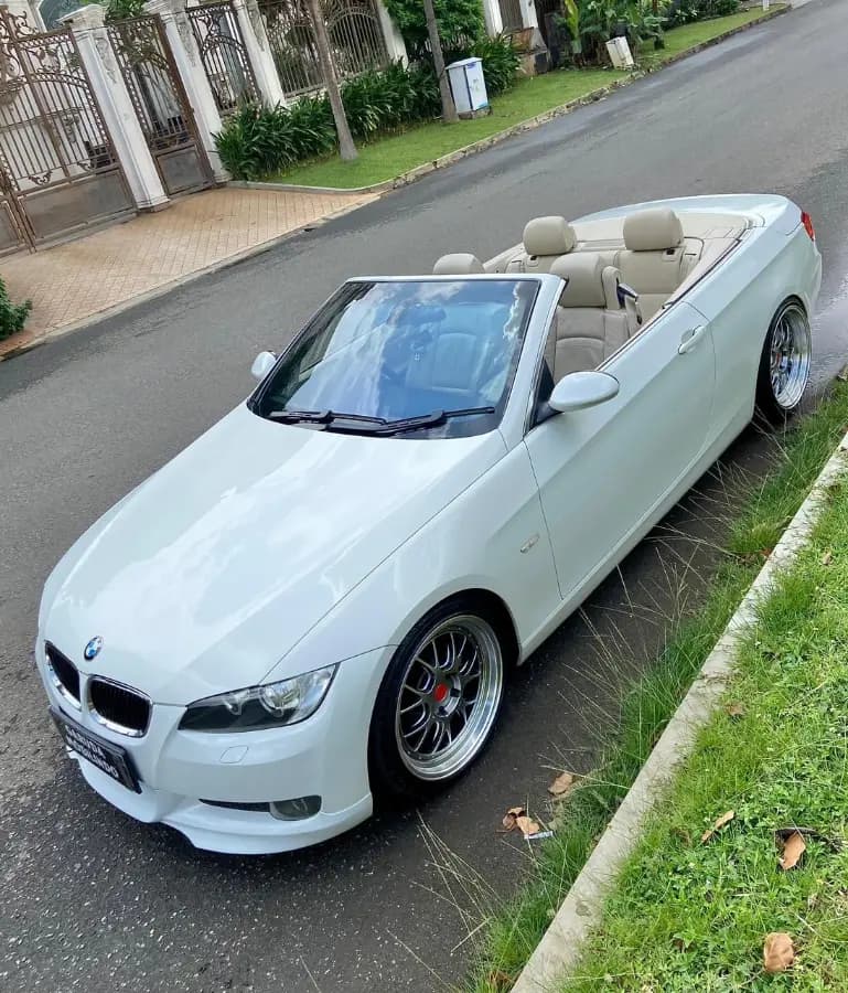 BMW E93 325i 2008
