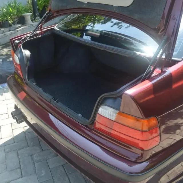 BMW E36 323i 1998