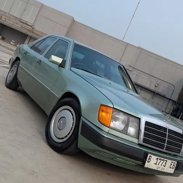 Mercedes-Benz W124 300E 1989
