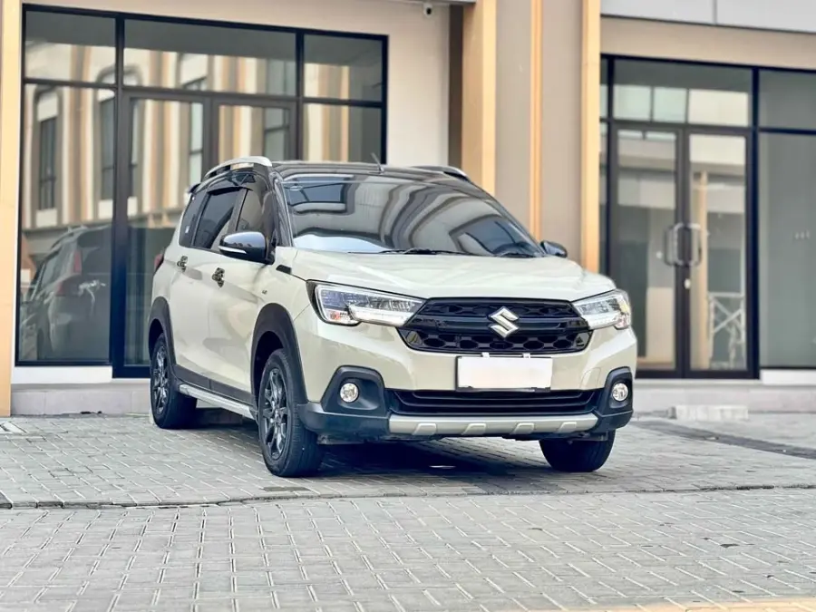 Suzuki XL7 Alpha Hybrid 2023