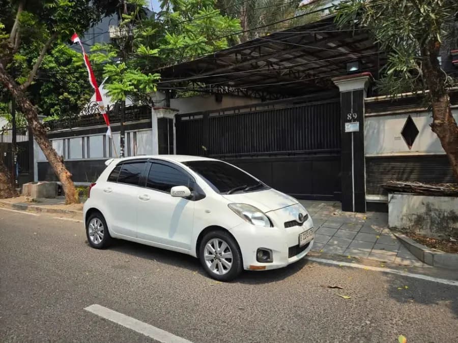 Toyota Yaris J 2012
