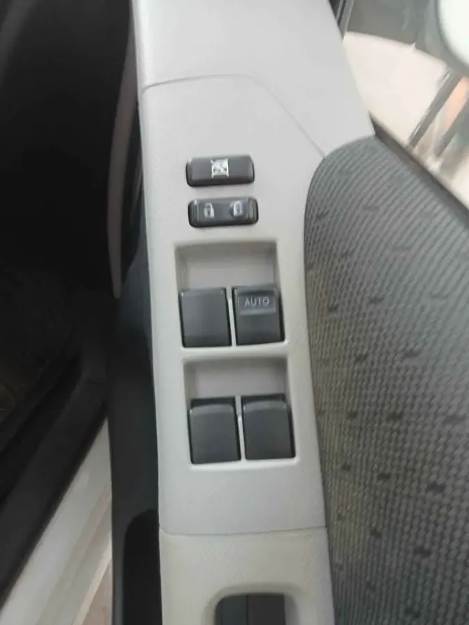 Toyota Yaris 1.5 E 2012