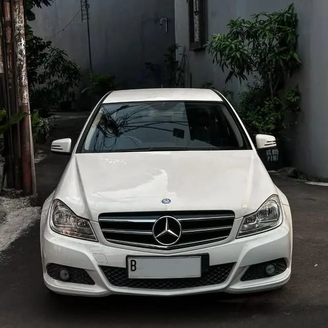 Mercedes-Benz C 200 2012