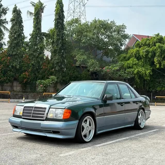 Mercedes-Benz W124 300E 1989