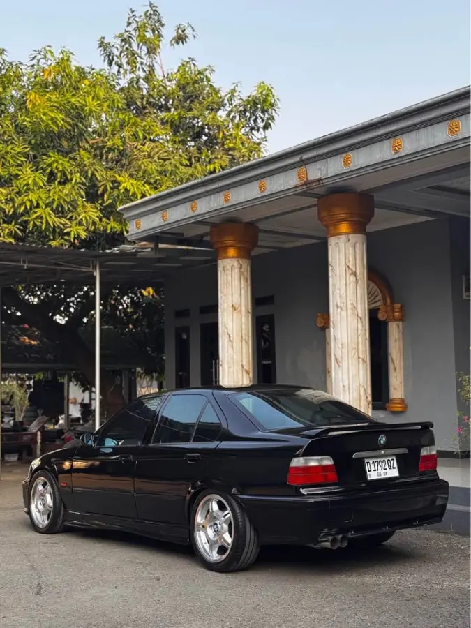 BMW E36 323i 1997