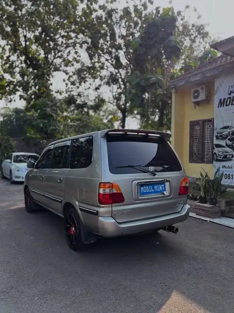 Toyota Kijang 2.0 Kapsul LGX 2004