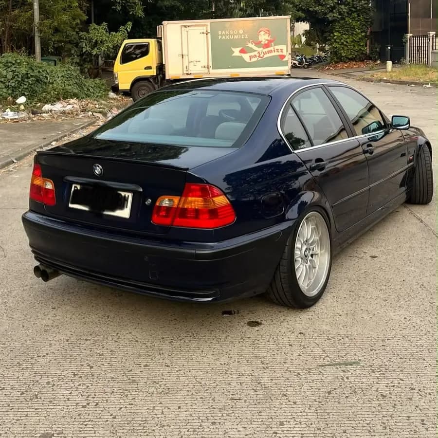 BMW E46 323i 2000