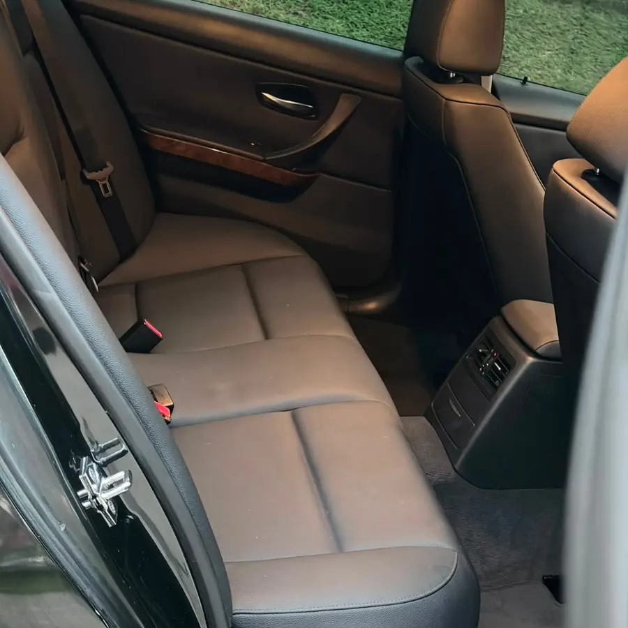 BMW E90 320i 2008