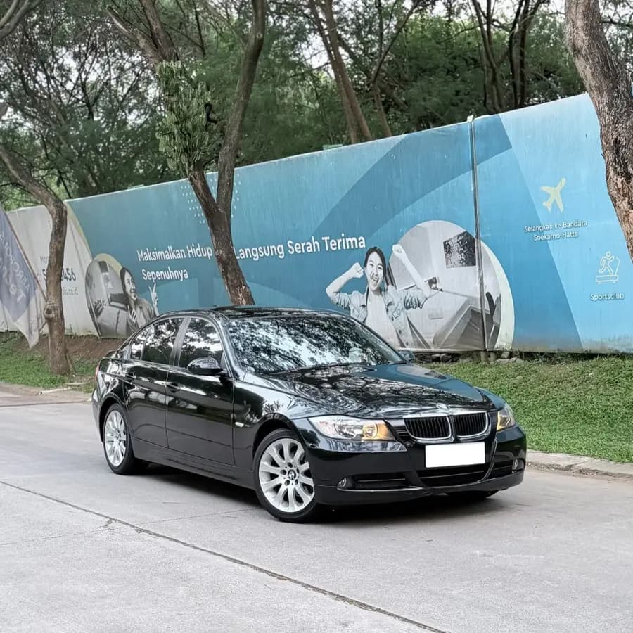 BMW E90 320i 2008