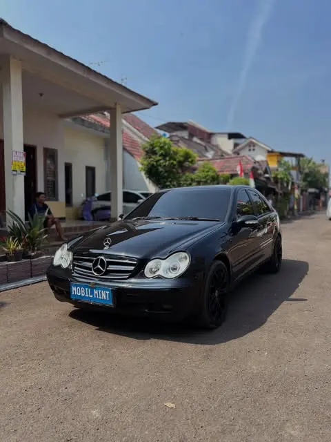 Mercedes-Benz C 180 2004