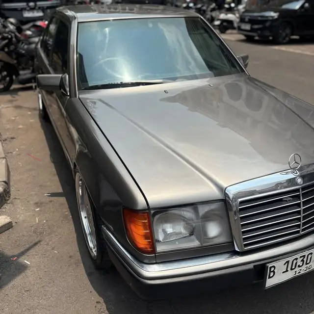 Mercedes-Benz W124 230E 1990