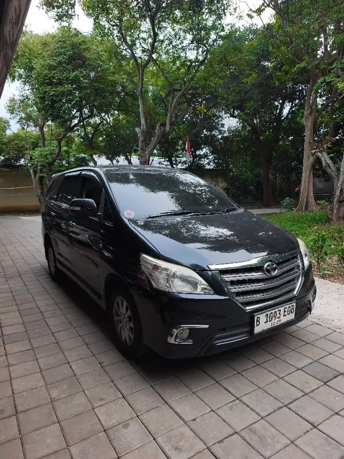 Toyota Kijang Innova 2.0 V 2014