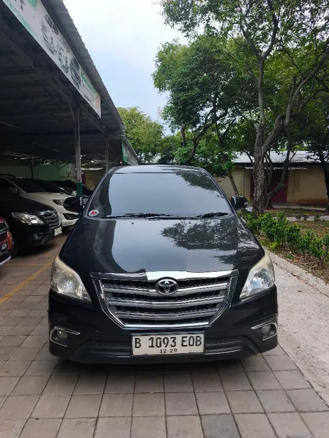 Toyota Kijang Innova 2.0 V 2014